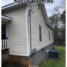Elevating-Homes-with-Expert-House-Washing-in-Mooresville 1